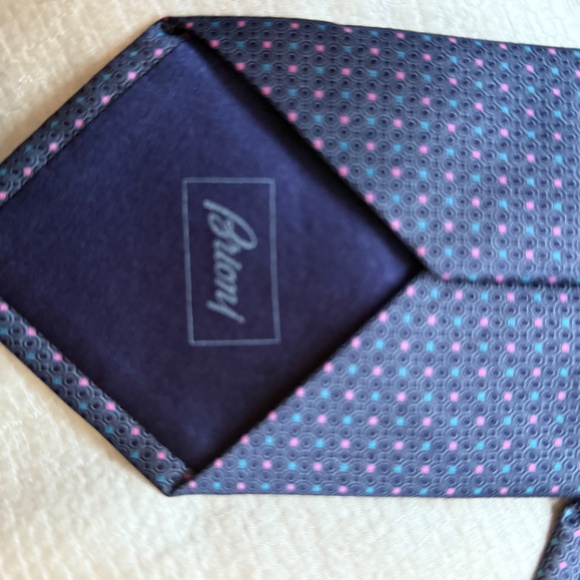 Brioni - Picture 3 of 6